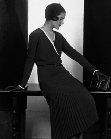 The Beautiful Simplicity of 1920s Dresses