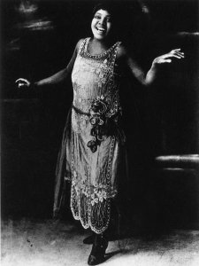 Bessie Smith: 1920s Blues and Jazz Singer