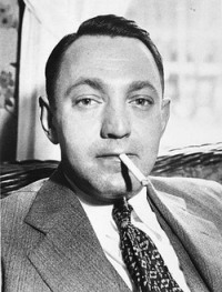 Gangster: Dutch Schultz, Smoking